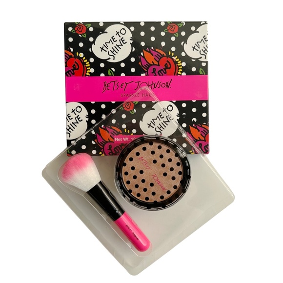 Betsey Johnson Time to Shine Highlighter Powder with Brush NIB - Picture 1 of 8